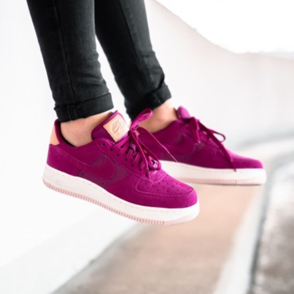 Nike Shoes - NIKE AIR FORCE 1 '07 PREMIUM